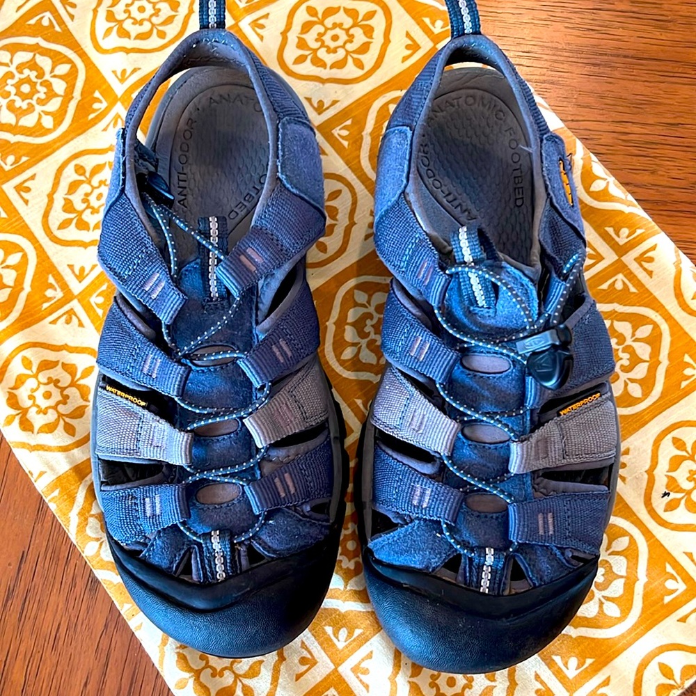 KEEN WATER SHOES